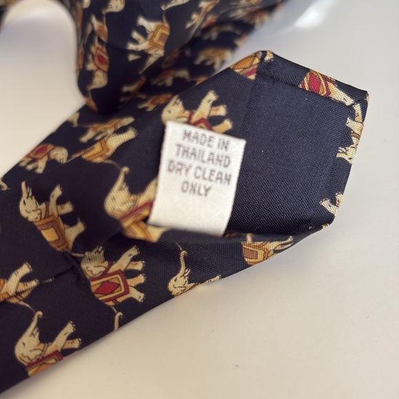 Jim Thompson Elephant Themed Made in Thailand Silk Tie - Picture 6 of 7